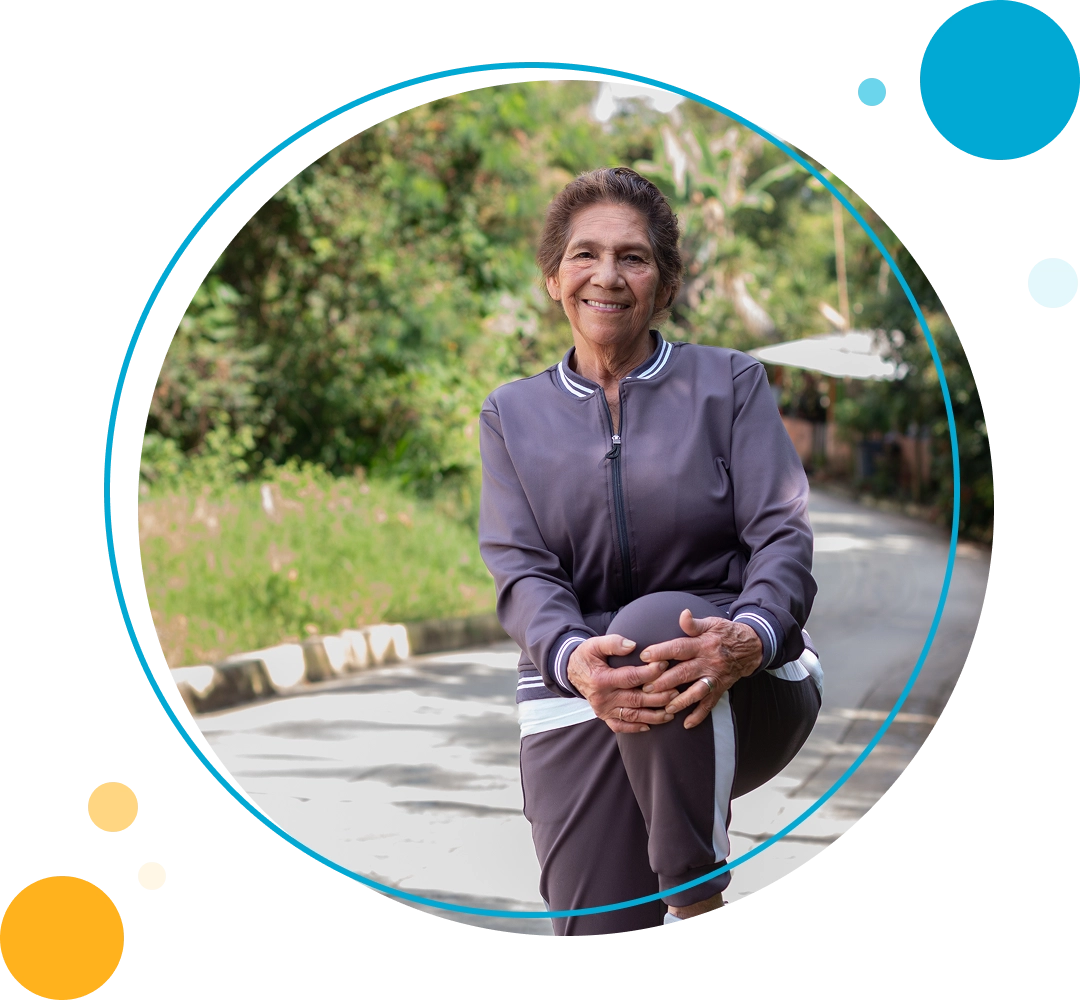 Mujer adulta mayor haciendo ejercicio